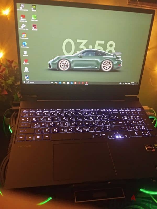 full gaming setup with an gaming laptop and all accessories 2