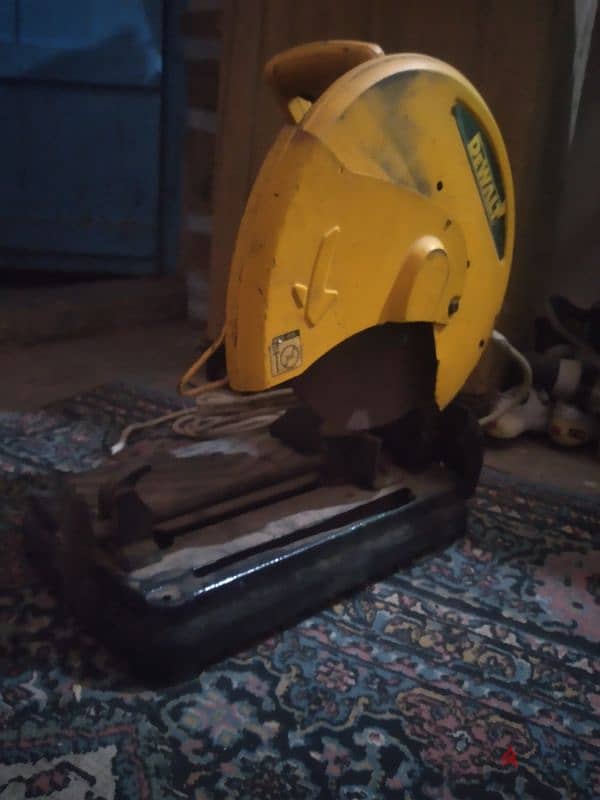 صينية قص حديد ايطالى Dewalt 1