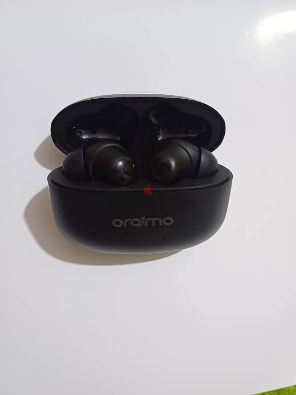 Earbuds oraimo FreePods 3c . with cover استعمال اسبوع 2