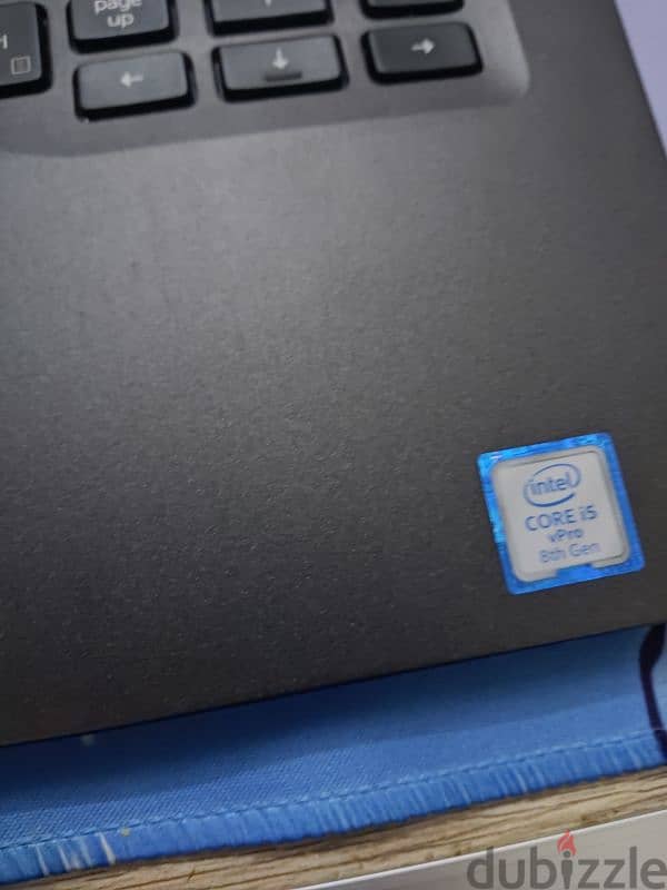 Laptop Dell latitude 7400 10