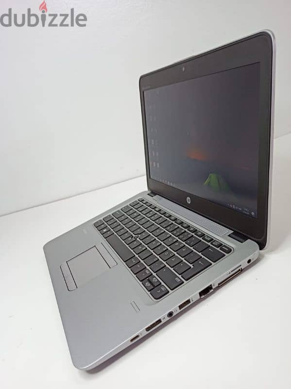 لاب hp 820 G3 حاله ممتازة 0