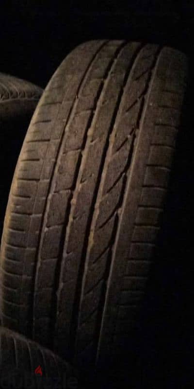 4 كاوتش 215/60R17 للبيع 2