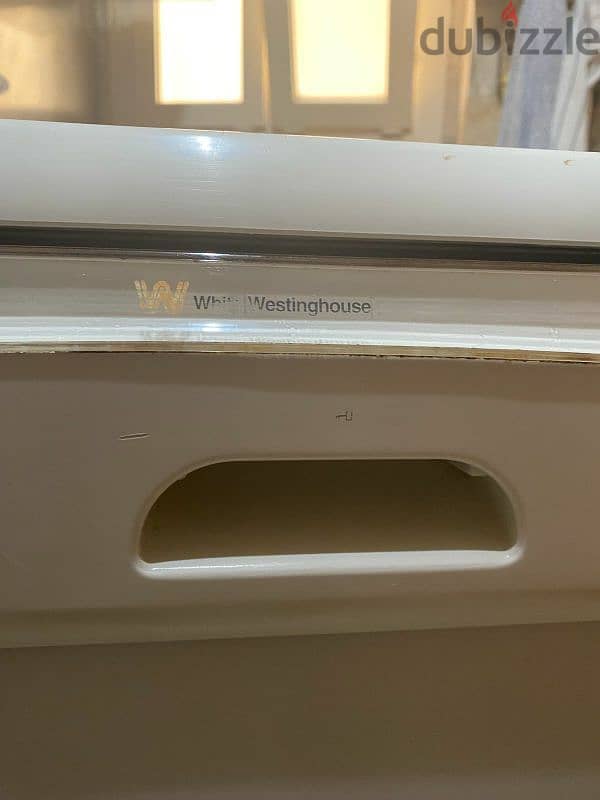 white Westinghouse  Dish washer 0