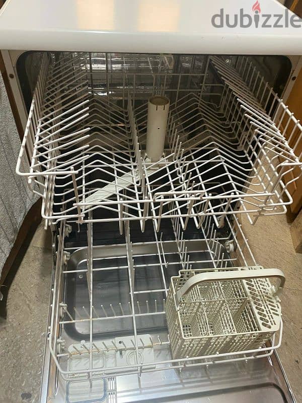 white Westinghouse  Dish washer 6