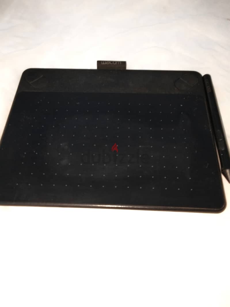 Wacom Intuos Art small black tablet drawing 0