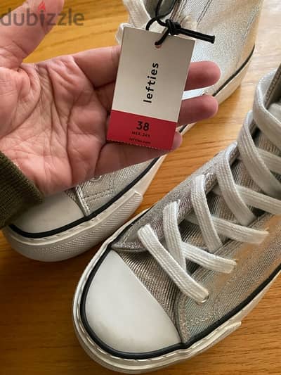 كونڤرس هاڤ  سيلڤر. من lefties New Silver converse from lefties