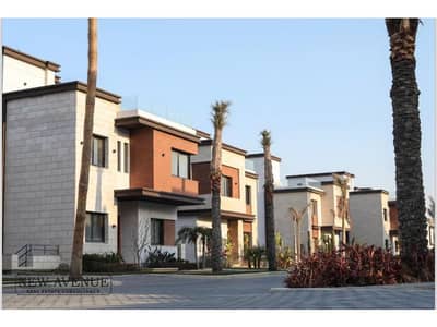 Townhouse corner prime location in azzar1 new cairo