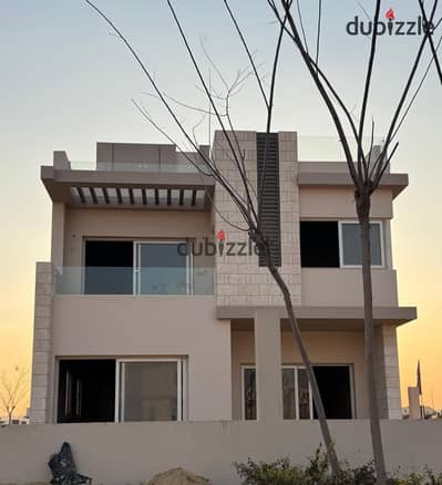 Standalone villa, ready for immediate occupancy in Tawny, Sheikh Zayed. Located near Palm Hills and El Gezira Club