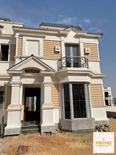 townhouse corner  deliverd  with remaning instalment for sale icity october