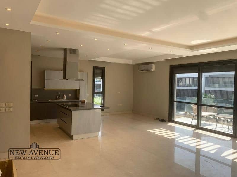 Fully finished Lake view Penthouse in Patio 7, With kitchen appliances, Bua: 260m + 170m roof,4 bedrooms 0