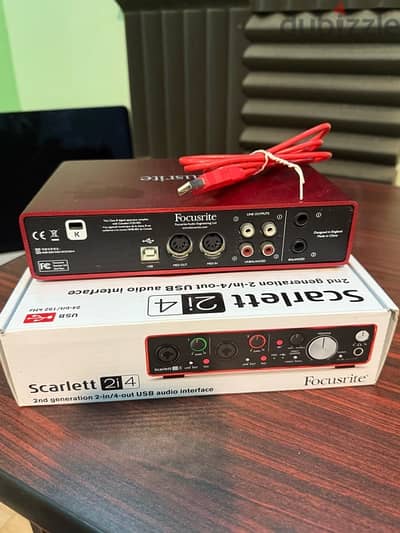 audio interface (scarlett 2i4 )2nd generation at good condition