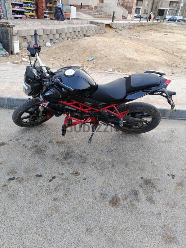 مكنه Benelli TNT 150 كربرادير 0