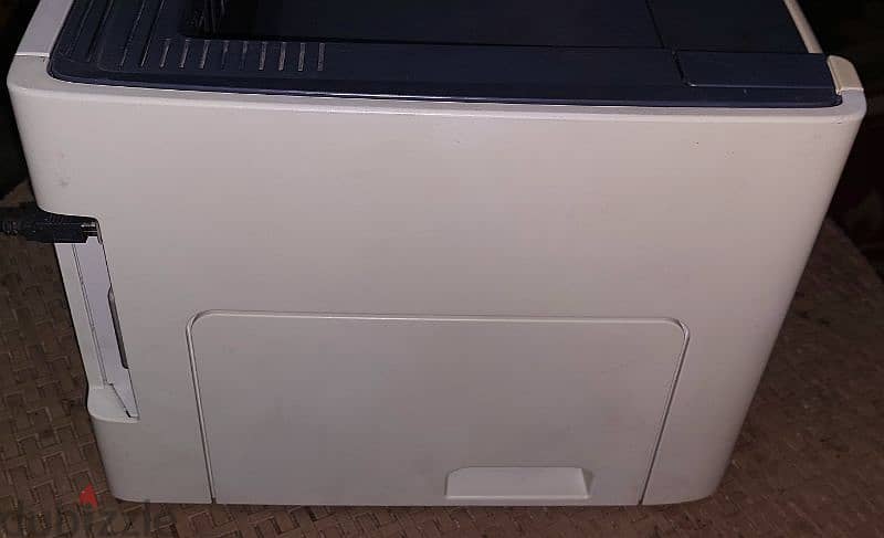 طابعه  HP 1320  ليزر اسود طباعه علي الوجهين 1