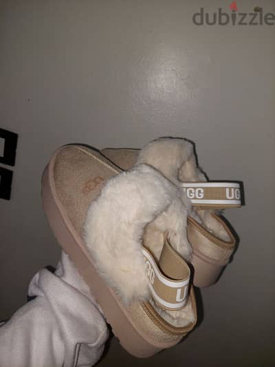 UGGS - beige color