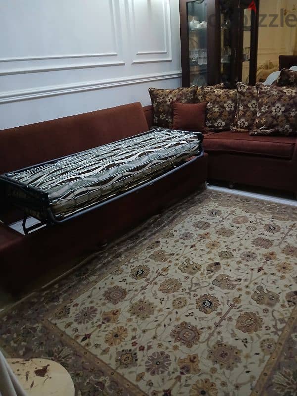 corner with bed2x3  ركنه عمولة خشب زان تفرد سرير بحاله جيدة 4