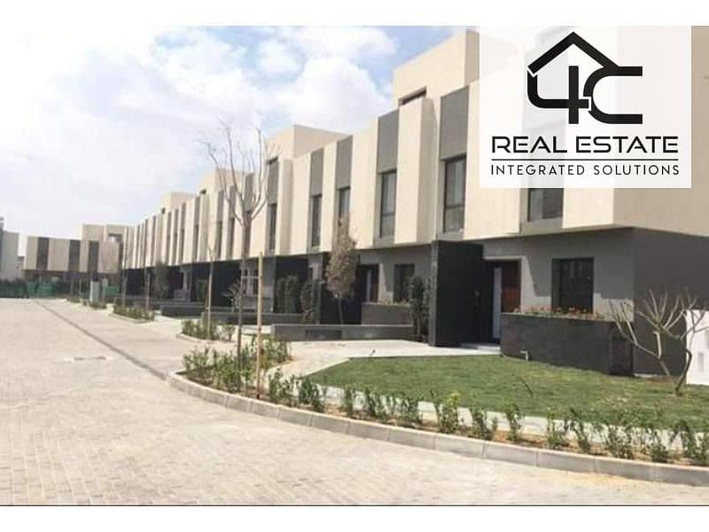 Villa Townhouse  for sale with down payment 700,000  in Al Burouj new cairo over  8years  view landscape in the best location in 5th statement 0