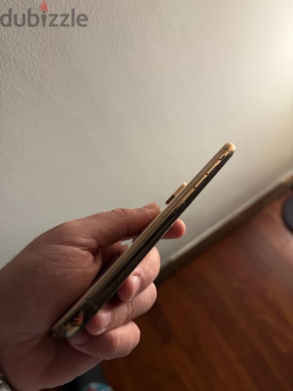 Iphone XS - GOLD - BATTERY 77- 64 GB 2