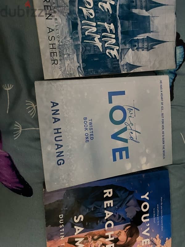 3 new booktok books! amazing price with an amazing quality 0