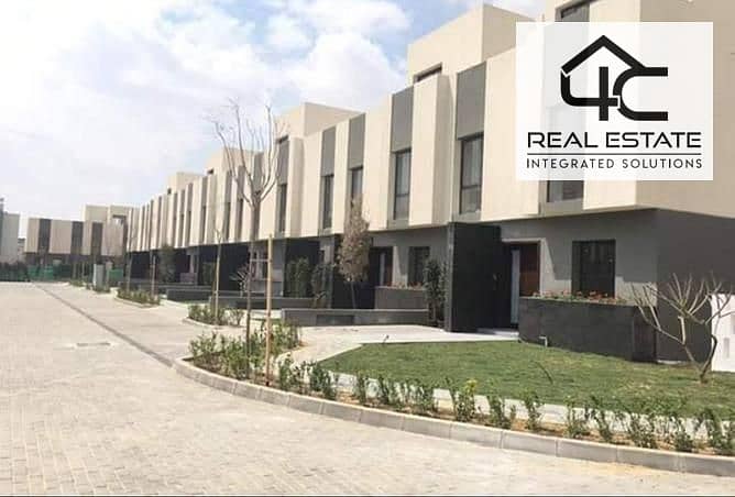 Villa Townhouse  for sale with monthly installment 40,000  Al Burouj new cairo over  8years  view landscape in the best location 5th statement 0