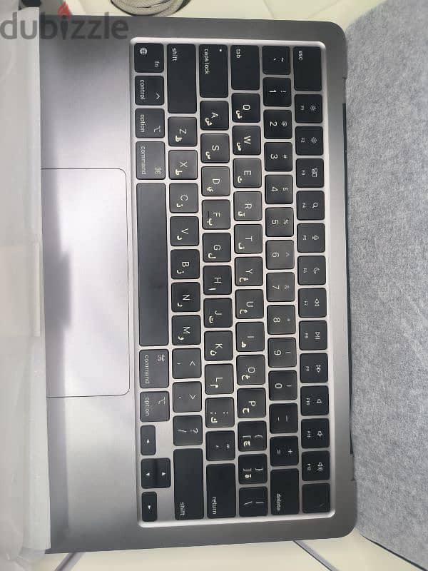 MacBook Air M2 100% AR EN keyboard  A+++ condition 2