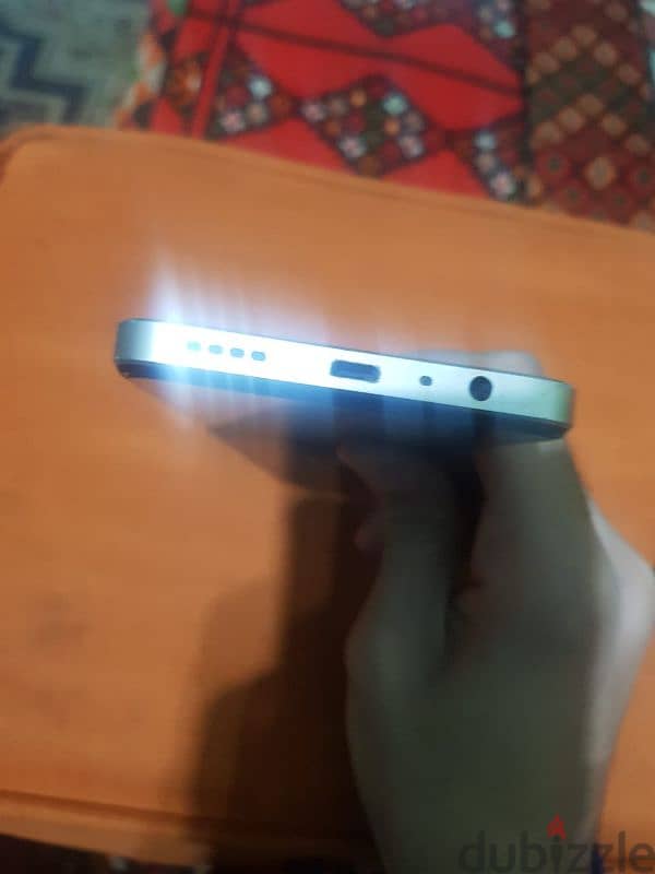 Realme C33 للبيع 128 جيجا و8 رام 4