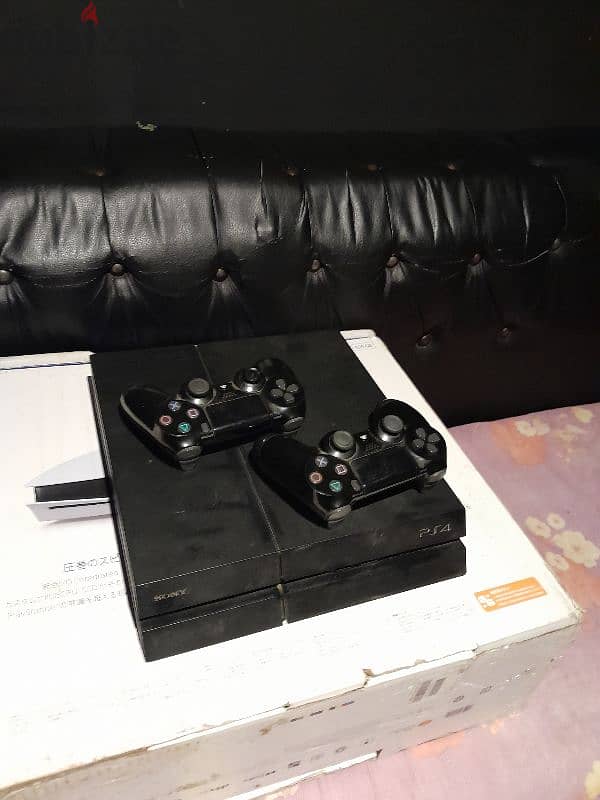 ps4 original with 2 consoles 1