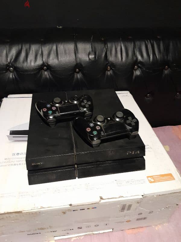 ps4 original with 2 consoles 2