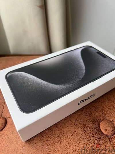 NEW SEALED iPhone 15 Pro Max ضمان ڤودافون