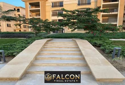 For sale, a 145 sqm apartment in a compound next to Cairo Airport, in the heart of New Cairo, Stone Barq Compound, with 0% down payment + installments