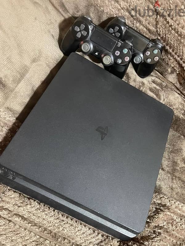 PS4 Slim 4