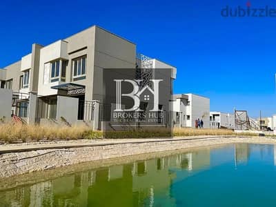 بأقل من سعر السوق  تاون هاوس موقع مميز جدا و خصوصية كاملة لاند سكيب فيو  بادية بالم هيلز Badya palm hills  6th of October