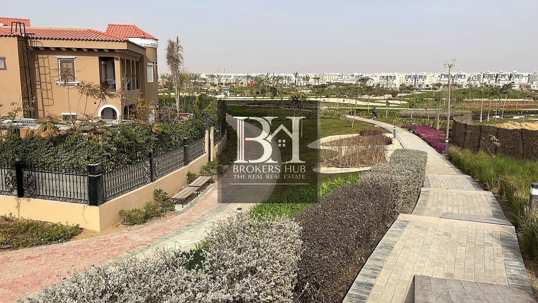 Ready to move Modern townhouse corner Fully Finished for sale Hyde Park new cairo 0