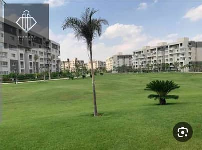 For Sale in Madinaty: 200 sqm Apartment with Wide Garden View