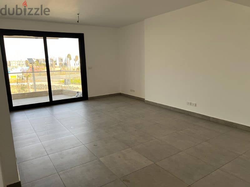 شقة إيجار نص مفروش كمبوند باديه اول سكن Brand new apartment rent badya 0