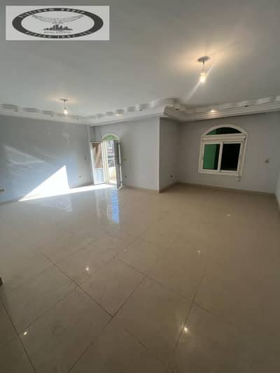 Apartment for sale in the Fifth Settlement, the second district, near the ninetieth and Fatima Al-Sharbatly Mosque  Super Lux finishing