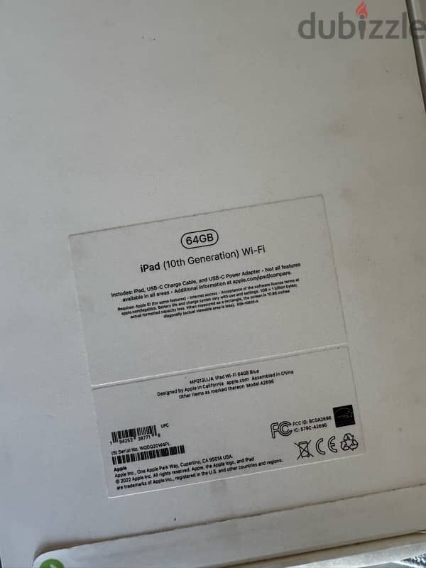 IPad 10 Generation 64GB Wi-Fi Blue with original case 3