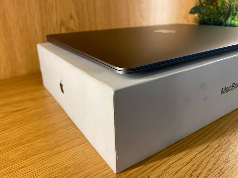 MacBook Air M1 ( 13 inch - 2020 ) 3