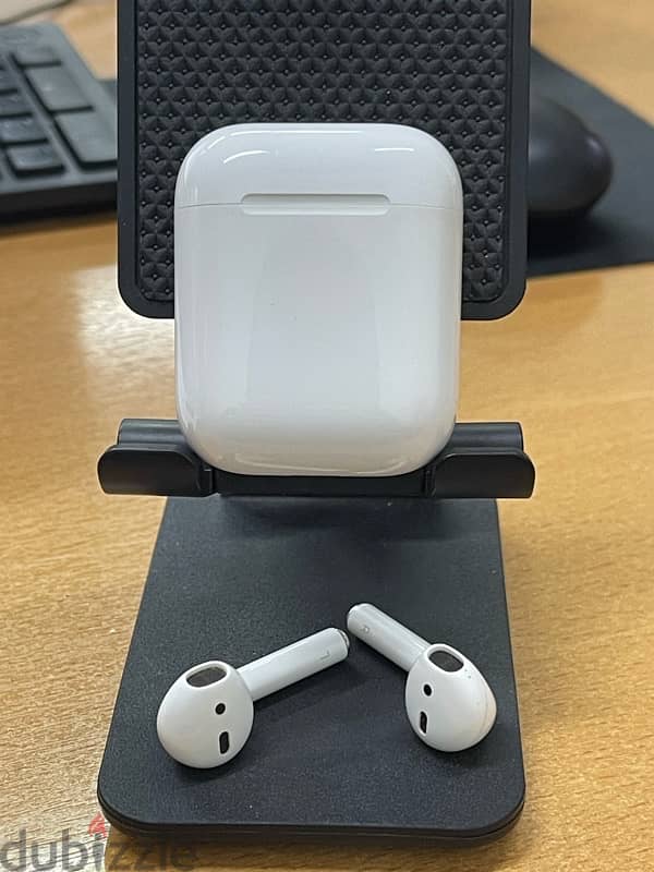 AirPods 2 4