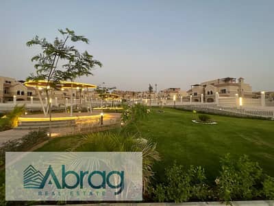 For sale, 167 sqm penthouse + 90 sqm roof, with a share in the land, immediate delivery, Al Khamayel Compound, Sheikh Zayed