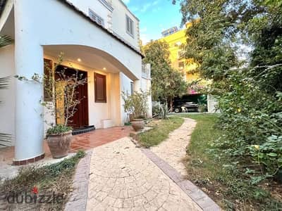 فيلا للبيع في المعادي موقع ممتاز ١٠٥٠ م  Villa for sale in Maadi,