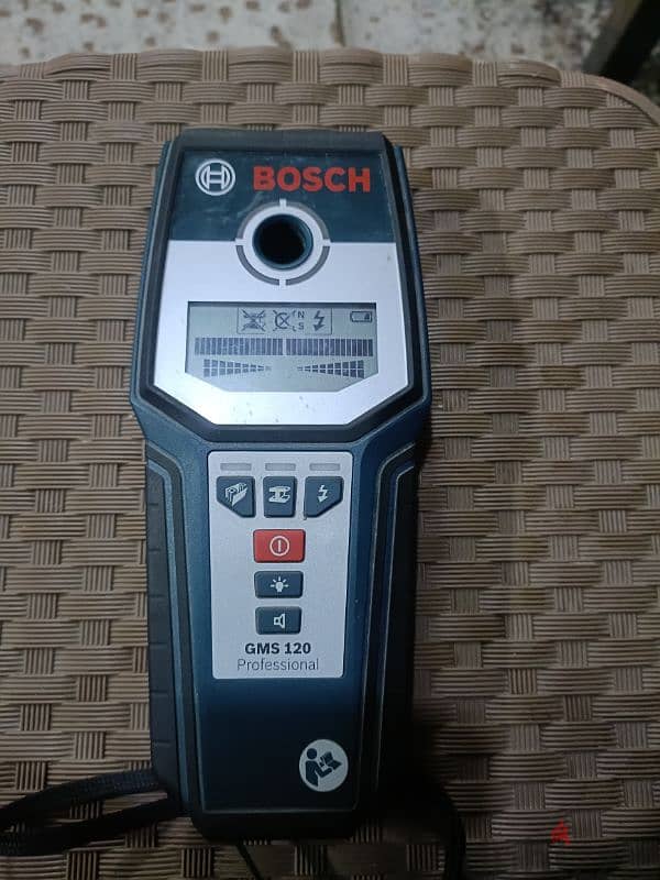 جهاز Bosch gms 120 للكشف عن المعادن والاخشاب و الاسلاك الكهربائيه 2