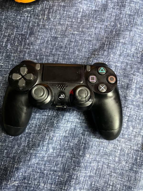 Ps4 slim used 3