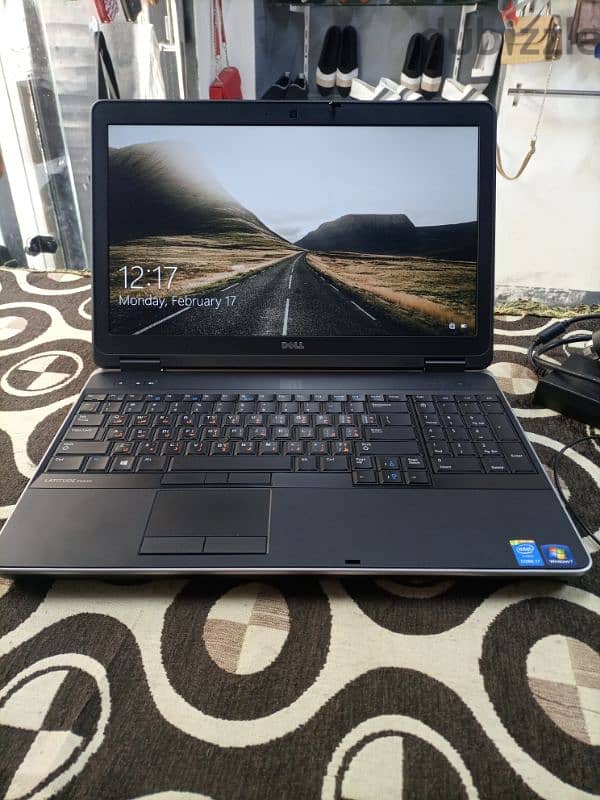 Dell latitude E6540 0