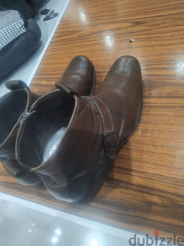 جزمه براند clarks اصلي اسم البراند في الصور اخر قطعهه مقاس ٤٢ 2