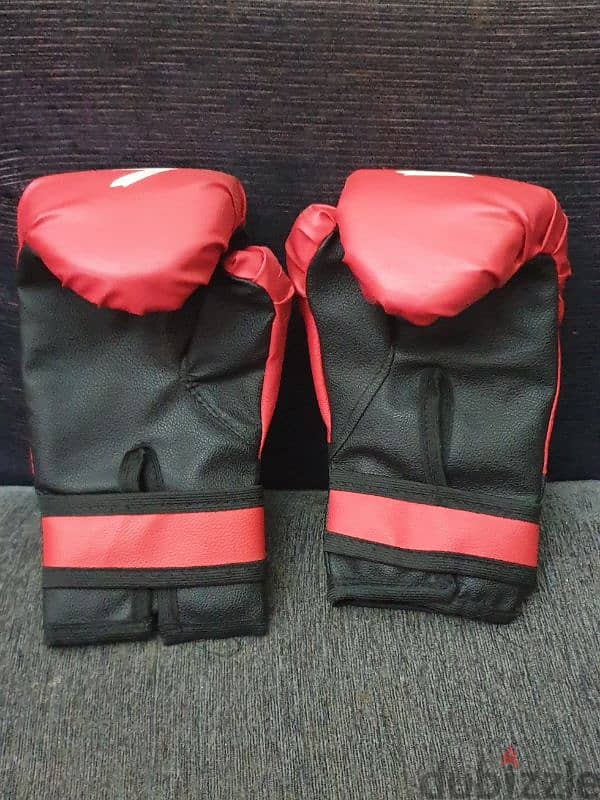 Venum boxing/kickboxing/Muay Thai gloves. جلافز فينوم ملاكمه، بوكس 2