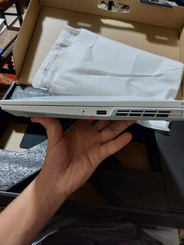 Lenovo legion 5 white stingray pro 3