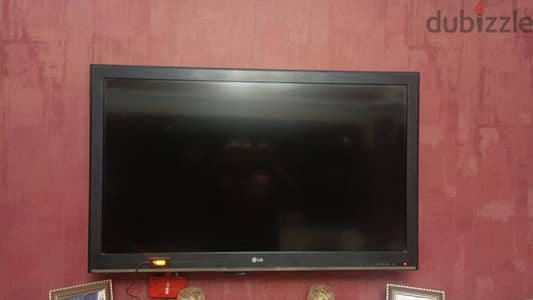 شاشة LCD LG 43 بوصه بحاله الزيرو