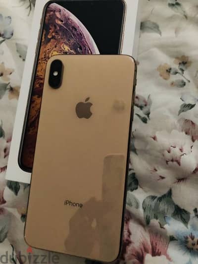 iphone xs max  او xs