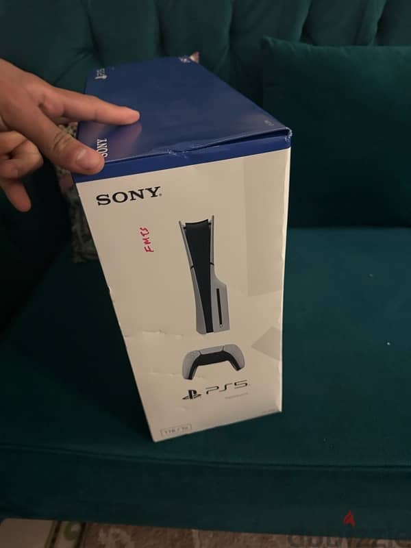 ps5 slim 1tera جديد متبرشم 2