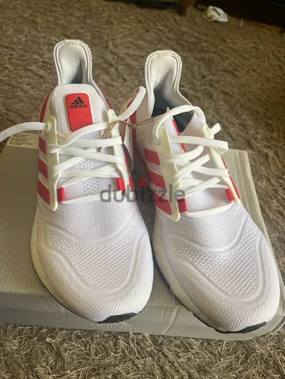 Adidas Ultraboost 22 size 43-1/3 EU White/Red